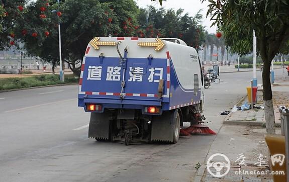 道路清扫车上下坡的使用要领